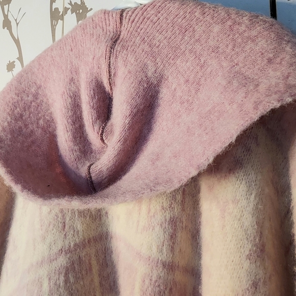 TUNDRA 100% Scandinavian Yarn Virgin Wool Cape... - Picture 13 of 14